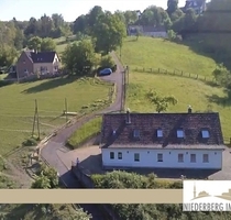 Großzügiges 2 Familien-Doppel-Landhaus mit Nebengebäuden und Pool in sonniger Hanglage! - Velbert Großzügiges 2 Familien-Doppel-Landhaus mit Nebengebäuden und Pool in sonniger Hanglage! - Velbert