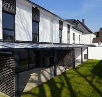 Provisionsfrei* Eckhaus EFH Endhaus mit PV 10,4 KW+Garage 140m zum Rheinufer Energiebedarf 22,4 kWhm2a - Duisburg Provisionsfrei* Eckhaus EFH Endhaus mit PV 10,4 KW+Garage 140m zum Rheinufer Energiebedarf 22,4 kWhm2a - Duisburg