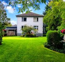 Provisionsfrei* Großer Garten mit dreistöckigem Haus bei der Trabrennbahn Mariendorf, Berlin Provisionsfrei* Großer Garten mit dreistöckigem Haus bei der Trabrennbahn Mariendorf, Berlin