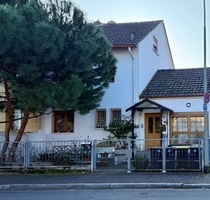 Frankfurt-Griesheim: Große Doppelhaushälfte in gesuchter Lage! - Frankfurt am Main Frankfurt-Griesheim: Große Doppelhaushälfte in gesuchter Lage! - Frankfurt am Main