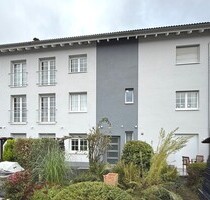 Oberursel: Kernsaniertes 6-Parteienhaus! Schmuckstück zur Anlage und teilw. Selbstbezug Oberursel: Kernsaniertes 6-Parteienhaus! Schmuckstück zur Anlage und teilw. Selbstbezug