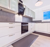 Modernes Reihenmittelhaus in Frankfurt am Main - Kalbach Einbauküche, Garten, Stellplatz - Frankfurt am Main / Kalbach Modernes Reihenmittelhaus in Frankfurt am Main - Kalbach Einbauküche, Garten, Stellplatz - Frankfurt am Main / Kalbach
