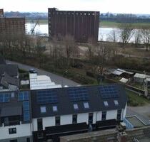 Provisionsfrei* Das letzte EinfamilienhausMittelhaus mit PV+Speicher 10,4 KW+Garage 140m zum Rheinufer Energiebedarf 22,4 kWhm2a - Duisburg Provisionsfrei* Das letzte EinfamilienhausMittelhaus mit PV+Speicher 10,4 KW+Garage 140m zum Rheinufer Energiebedarf 22,4 kWhm2a - Duisburg