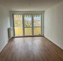 2-Zimmer-Wohnung mit Balkon im 4. OG - Dresden Laubegast 2-Zimmer-Wohnung mit Balkon im 4. OG - Dresden Laubegast