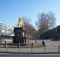 4-Zimmer-Wohnung auf dem Neutstädter Markt mit Loggia mit tollem Blick - Dresden Innere Neustadt 4-Zimmer-Wohnung auf dem Neutstädter Markt mit Loggia mit tollem Blick - Dresden Innere Neustadt